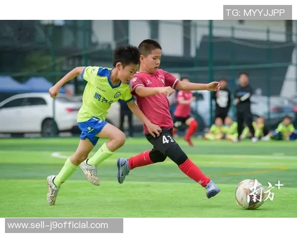 足球场基层建设与管理实践探讨促进青少年足球发展的有效策略